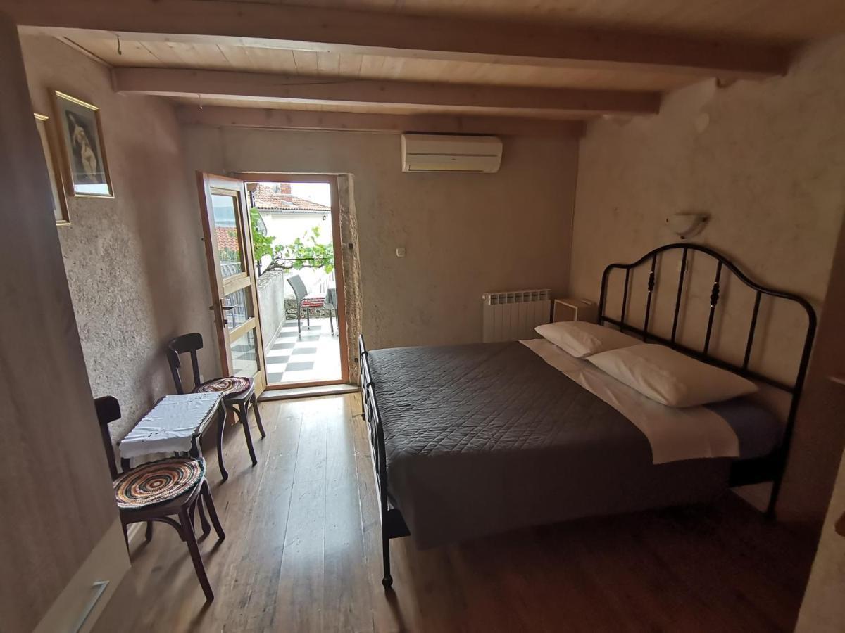 Apartmani Puric Malinska Exteriör bild