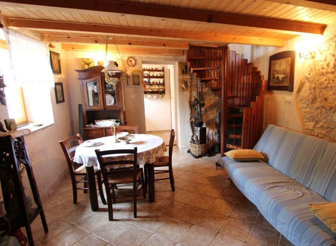 Apartmani Puric Malinska Exteriör bild